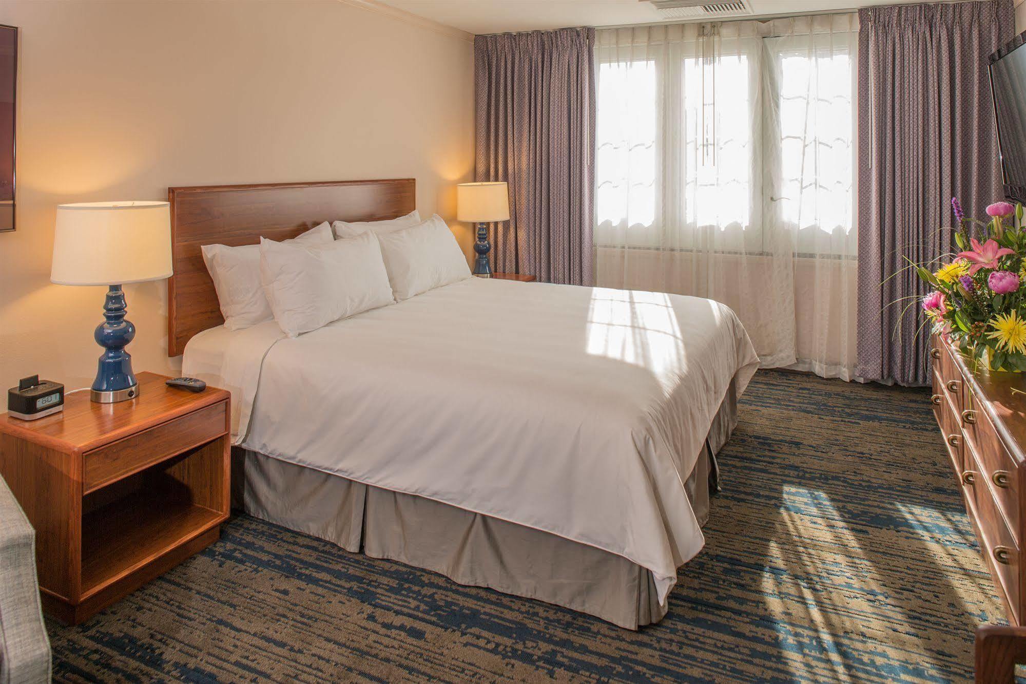 The Voyager Inn Anchorage Exterior photo